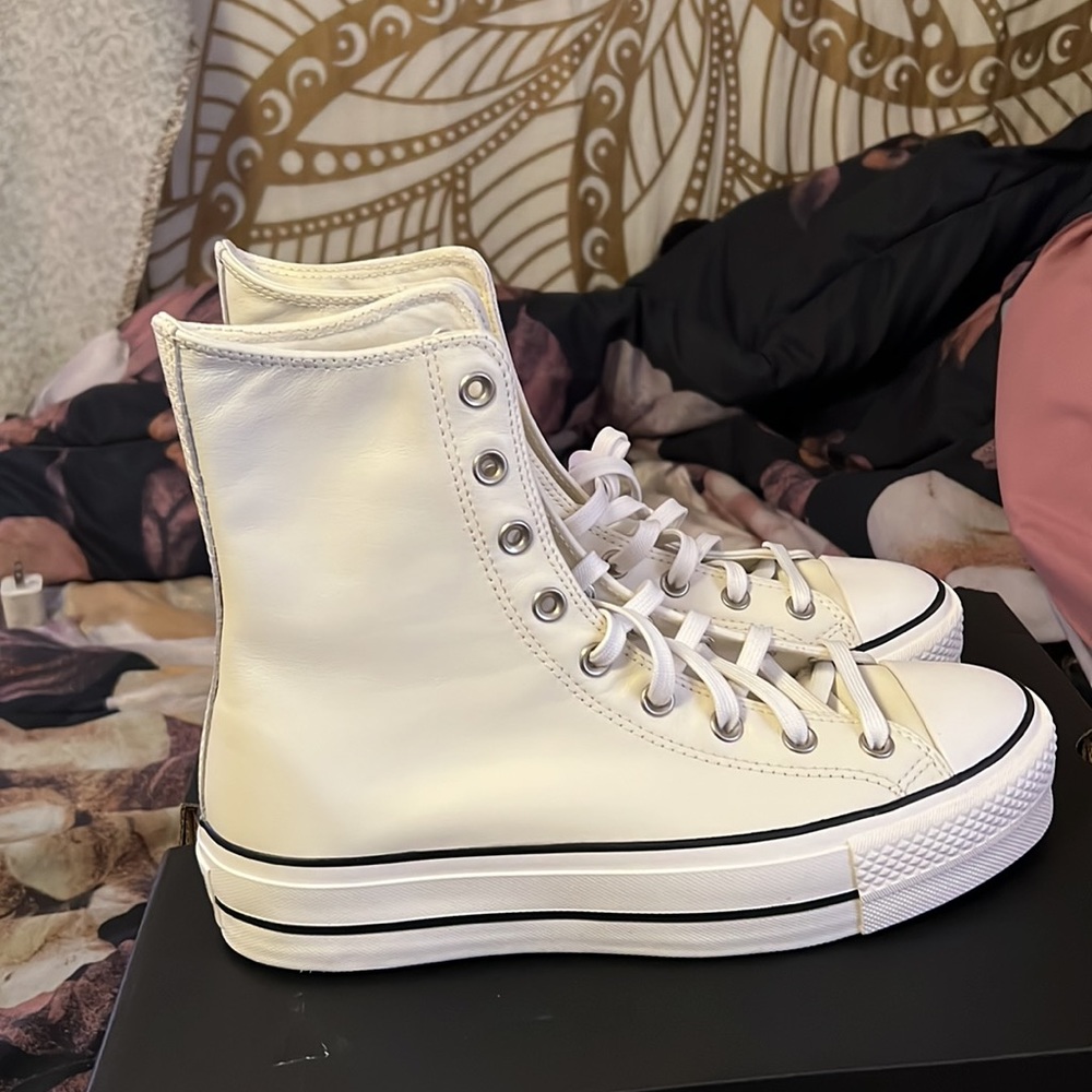 Brand new converse - Picture 4 of 4